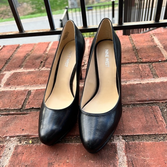 Nine West 7 Black Leather Platform Pumps - Picture 4 of 7